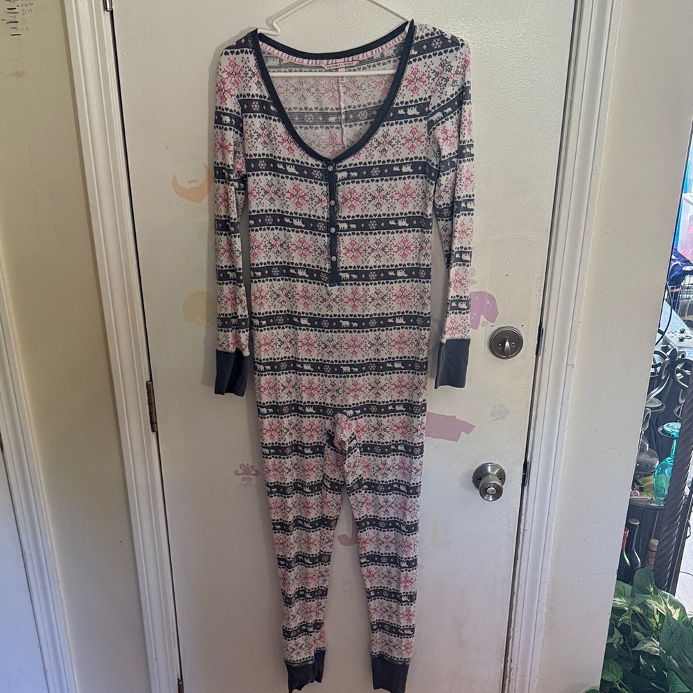 Victoria's Secret Gray and Pink Knit Top